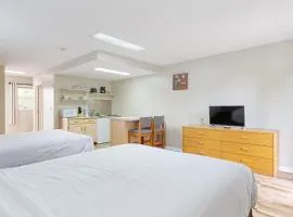 Close to Douglas Lake Picnic Area Gym Dog Friendly