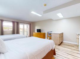 Serene Studio W Patio Near Lake Dog Friendly Gym, hotel a Baneberry