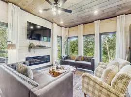 Spacious Family Friendly Cabin Pool Games Theater