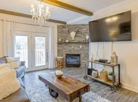 Elegant Condo Sleep 8 Outdoor Pool Prime location