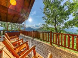 Mountain Side Cabin Sleeps 10 Hot Tub Fireplace