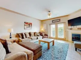 Charming Condo W Shared Pools Sleeps 6 Playground