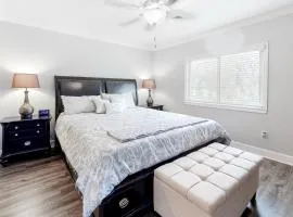 Newly Remodeled Downtown Riverfront Condo Sleep 6