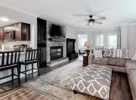 Newly Remodeled Downtown Riverfront Condo Sleep 6