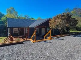 Cozy Home Sleeps 6 Hot Tub Fire Pit Free Ticket