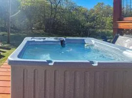 Cozy Home Sleeps 6 Hot Tub Fire Pit Free Ticket