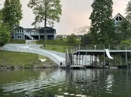 Serene Home Sleeps 14 Dock Waterslide Near Marina