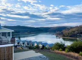 Lake View Cabin Sleeps 10 Pool Golf Marina Access