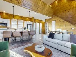 Luxe Lakefront Home Sleeps 8 Private Pool Hot Tub
