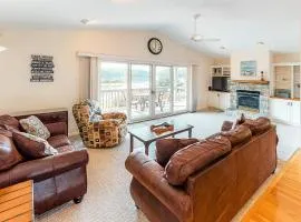 Lakefront Cabin Sleeps 6 Deck Hot Tub Pool Table