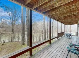 Dog Welcome Lake Home Sleeps 15 Floating Dock