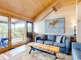 Waterfront Home N Douglas Lake 2 decks Rec room