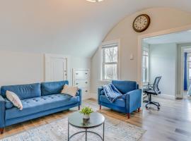 Weymouth Apartment Close to Beaches and Boston!, מלון בוויימאות'