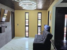 Nueva Casa Moderna Minutos del Centro - 2025，圖蘭辛戈的飯店