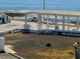 Luxury Suite Bocaina Sea Front, hotel in Lanzarote