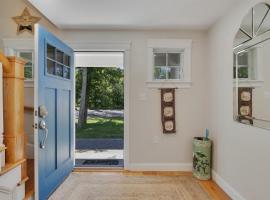 Spacious Skaket Beach Retreat, hotell i Orleans