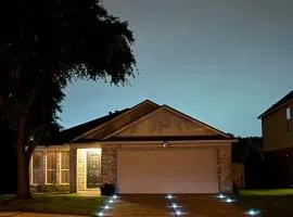 3BR, 2B - Near IAH - Family Ready, Spacious