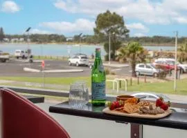 Reddall Waterside Stay