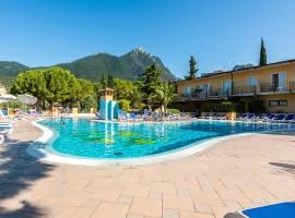 High-quality mobile home on Lake Garda