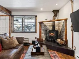 Eagle Valley Haven by AvantStay Alpine Condo Mtn Views Minutes to Vail Beaver Creek