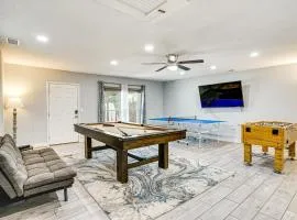 Pool, Game Room, Fast WiFi, 25 mile biking trail