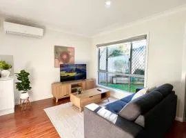 3BR Newly Furnished Spacious Unit in a Duplex at Coomera - Holiday Home
