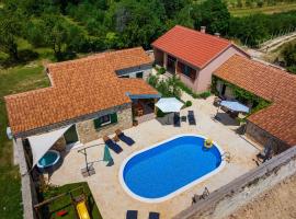 Family friendly house with a swimming pool Benkovac, Zagora - 25209, Hotel in Benkovac