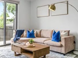 Stylish 3BR Stay Close to Tea Tree Plaza