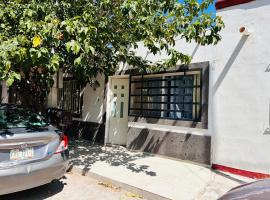 Comfort and accessible place Casa Gloria, hotel a Gómez Palacio