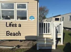 Lifes a Beach on Presthaven Sands resort