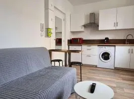 Studio Moderne au Coeur de Reims, Proche Gare - FR-1-870-24