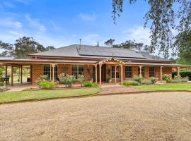 6 Minutes from Bathurst CBD - The Estait Homestead - Laffing Waters Retreat, מלון בKelso