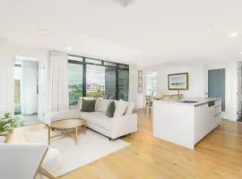 Premium Apartment with Scenic Views near City - Hosted by Canstay