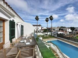 Apartamento con piscina SS19, Hotel in Fornells