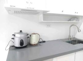 #1 Studio Loft Style Apartment in Tacurong, hotel in Tacurong