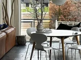 Architect House Within Walking Distance Of Beach