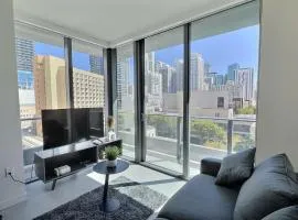 Brand New Downtown Studio - Prime Location