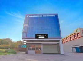 Townhouse Skyboat XLO Point, hotel a Nashik