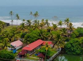 Villa Laguna - Luxury Lakeside Villa near Varkala, Hotel in Kollam