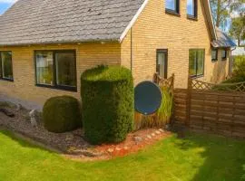Lovely Holiday Home With Views Of Fields