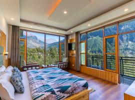 The 14 Gables, Shanag, Manali - Balcony Rooms - Rohtang Pass View - Hampta Pass View - Pet Friendly - Crown Palace #Manali #Family #Couples #hospitality #Bestfood, hotel sa Manāli