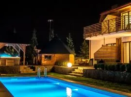 Apartamenty Pod Łysicą & SPA - przy stoku, basen, jacuzzi, sauna