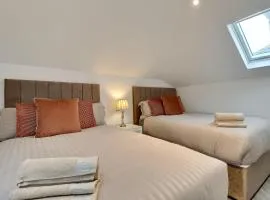 QE2 Apartments - Harbour & Hyde, Southampton High Street