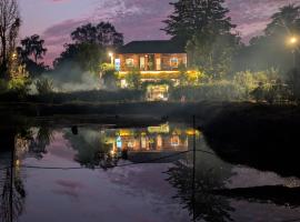 Jewel Stay PURE VEG, хотел с хидромасажни вани в Tāla