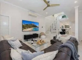 Coastal Retreat Pet Friendly in Townsville