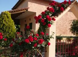 Monica's Country House