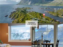 Sundet Lofoten Holiday House, מלון בSund
