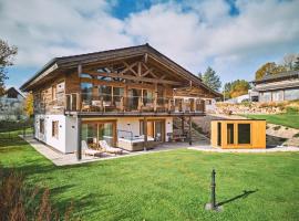 Maja Chalets - Altholzchalet in der Eifel mit Whirlpool und Sauna, hotel v mestu Seiwerath