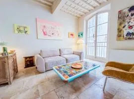 Artist's Apartment, Authentic Experience