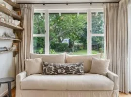 Elegant Character Villa - Walk to Claudelands